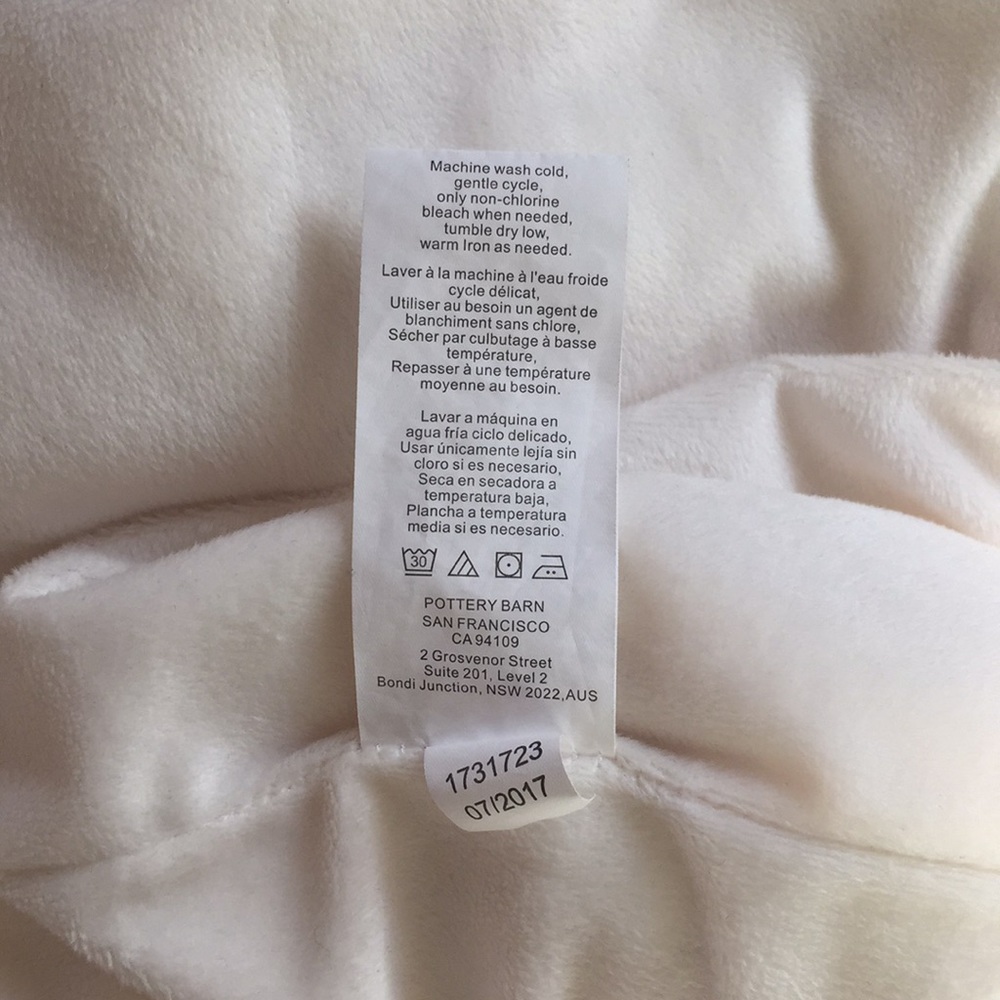 POTTERY BARN Furry Knit Robe🐑 - Picture 8 of 8